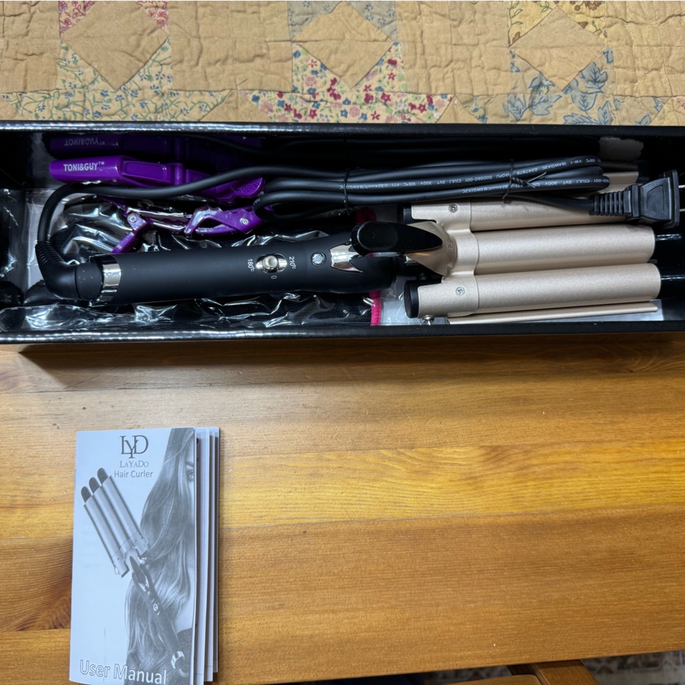 Gold Hair Styling Tool - Picture 2 of 5